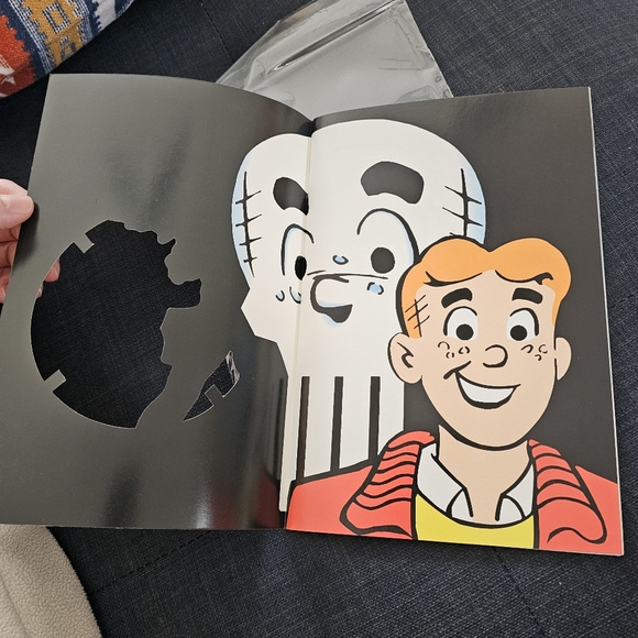 The Punisher Meets Archie (1994) Comic Book - Picture 4 of 5